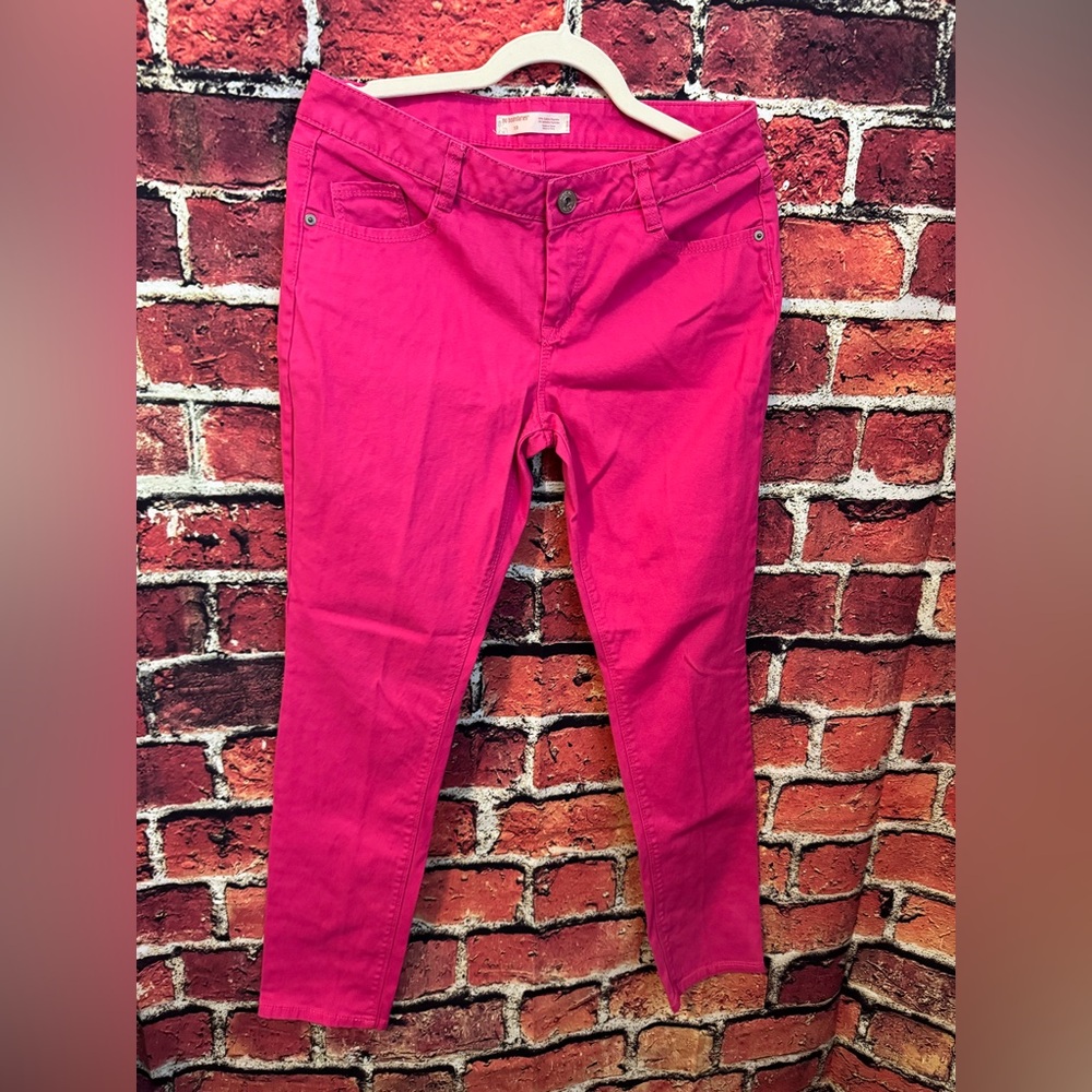 Like New No Boundaries Pink Pants Size 13 Waist 32” Inseam 29” Item #PHK1965